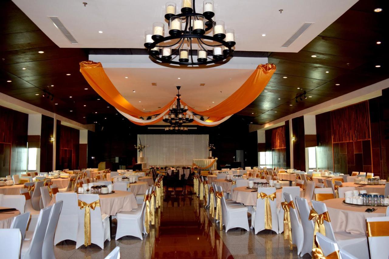 Lazenda Hotel Labuan Esterno foto
