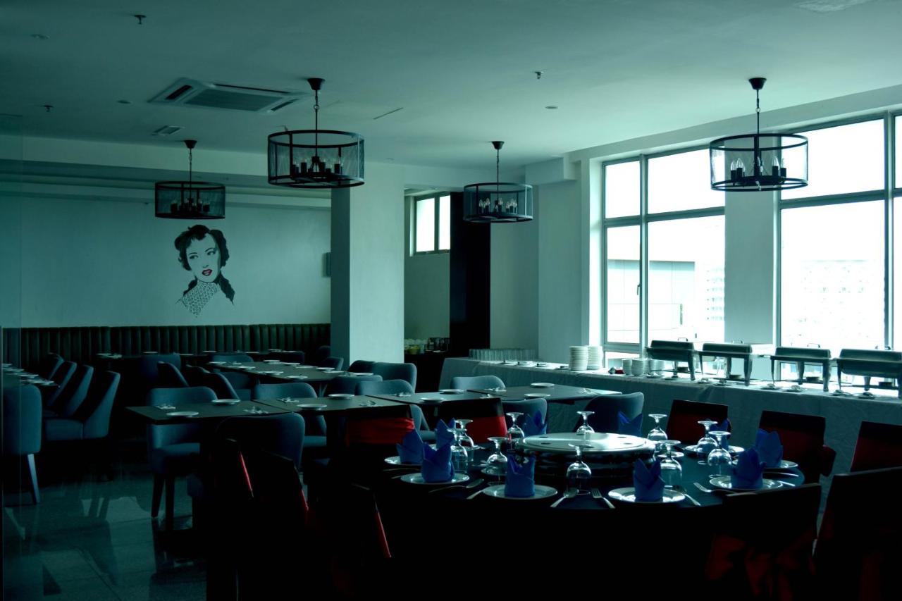 Lazenda Hotel Labuan Esterno foto