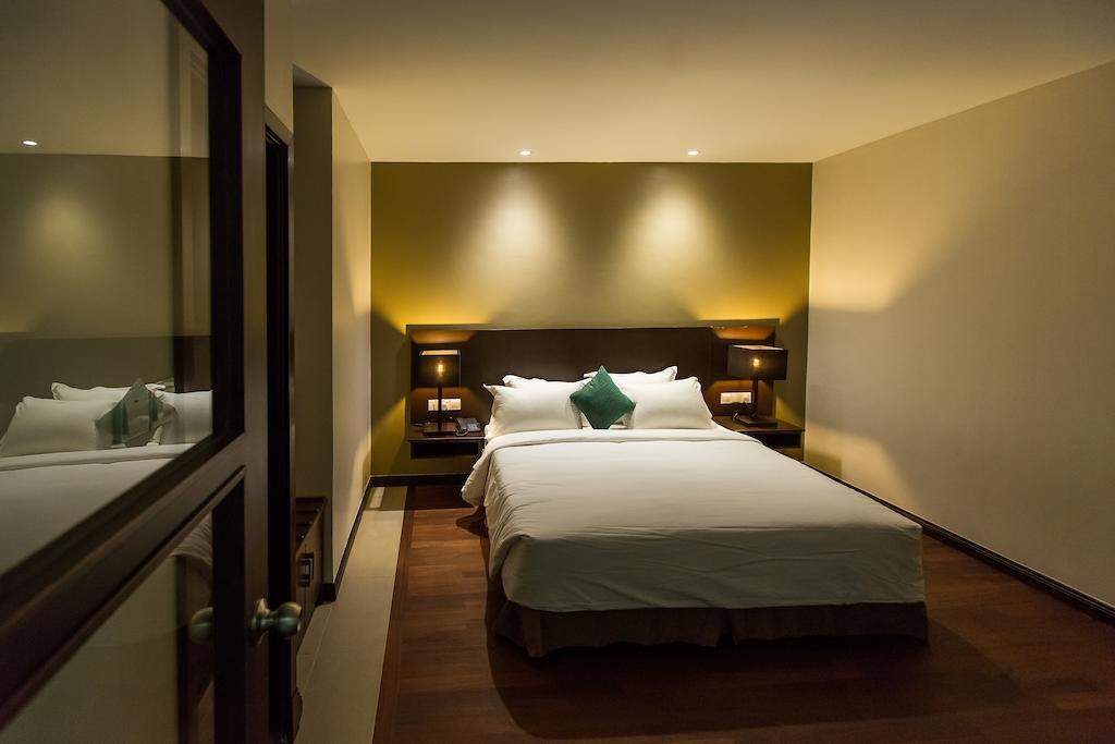 Lazenda Hotel Labuan Esterno foto