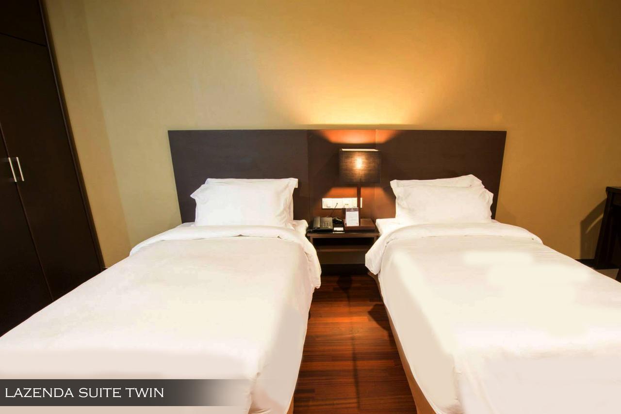 Lazenda Hotel Labuan Esterno foto